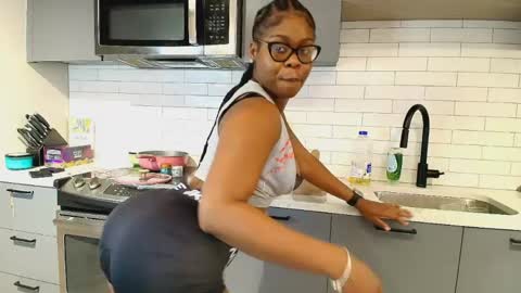 Naomiruty online show from May 19, 1:11 am