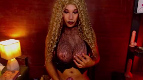 Snapshot of jayetan chatting on September 17, 1:02 pm jayetan online show from September 17, 1:02 pm