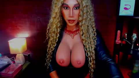 Snapshot of jayetan chatting on October 14, 12:06 pm jayetan online show from October 14, 12:06 pm