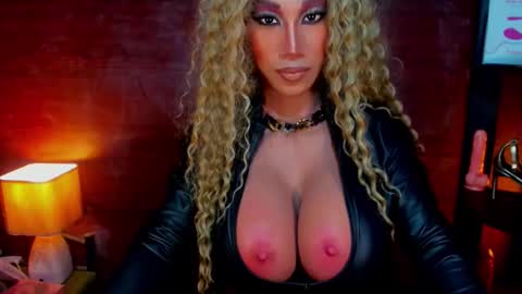 Snapshot of jayetan chatting on October 17, 1:53 am jayetan online show from October 17, 1:53 am