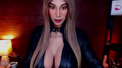 Snapshot of jayetan chatting on November 25, 12:16 pm jayetan online show from November 25, 12:16 pm