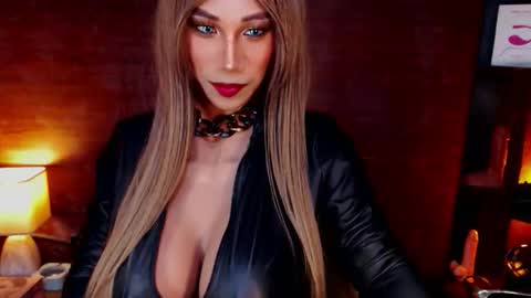 Snapshot of jayetan chatting on November 27, 12:40 pm jayetan online show from November 27, 12:40 pm