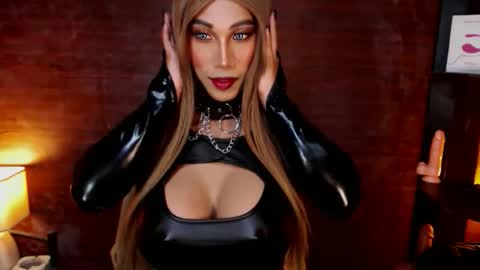 Snapshot of jayetan chatting on December 1, 1:27 pm jayetan online show from December 1, 1:27 pm