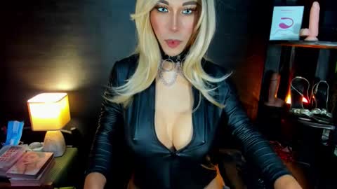 Snapshot of jayetan chatting on February 3, 11:15 am jayetan online show from February 3, 11:15 am