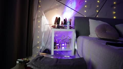 JayJayPink online show from December 8, 12:40 am