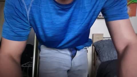 Snapshot of jayrobinson16 chatting on October 21, 11:27 pm Jay Robinson online show from October 21, 11:27 pm