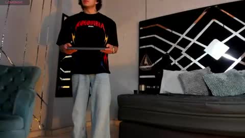 Snapshot of jaytaylorr chatting on July 7, 11:36 am Jay Taylor online show from July 7, 11:36 am