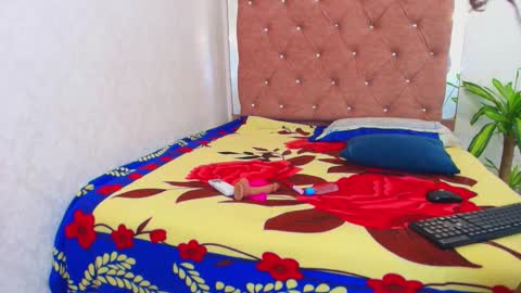 jazmin040_ online show from February 2, 11:53 am