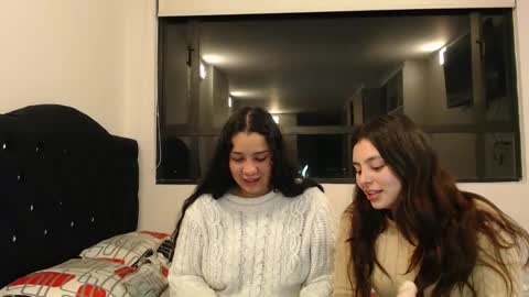 Snapshot of jazmin_dharius chatting on February 1, 3:41 am Jazmin and Scarlett online show from February 1, 3:41 am