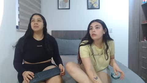 Jazmin and Scarlett online show from April 27, 10:57 am