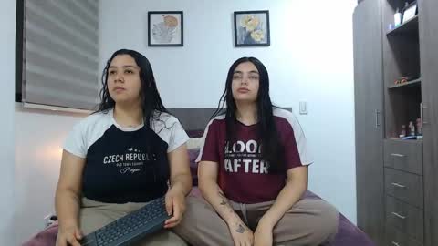 Jazmin and Scarlett online show from May 6, 3:46 am