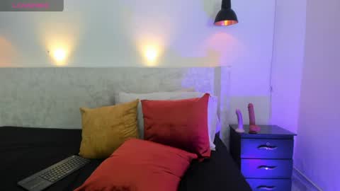 Snapshot of jazmin_flores1 chatting on May 15, 11:45 pm Jazmin online show from May 15, 11:45 pm