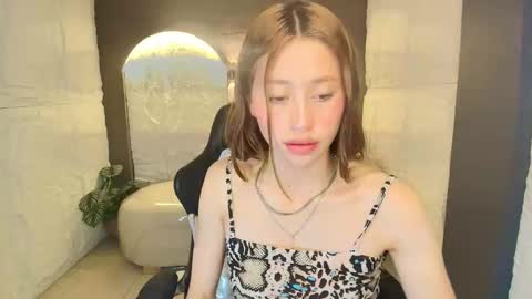 Jazmin online show from February 8, 3:10 am