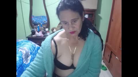 Snapshot of jazmin_rios chatting on January 29, 12:01 am jazmim online show from January 29, 12:01 am