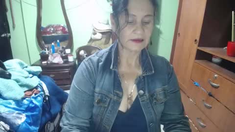 Snapshot of jazmin_rios chatting on January 29, 1:28 pm jazmim online show from January 29, 1:28 pm