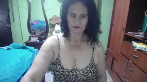 Snapshot of jazmin_rios chatting on February 16, 2:10 pm jazmim online show from February 16, 2:10 pm