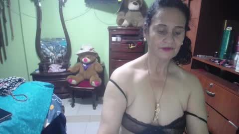 Snapshot of jazmin_rios chatting on February 19, 3:27 pm jazmim online show from February 19, 3:27 pm