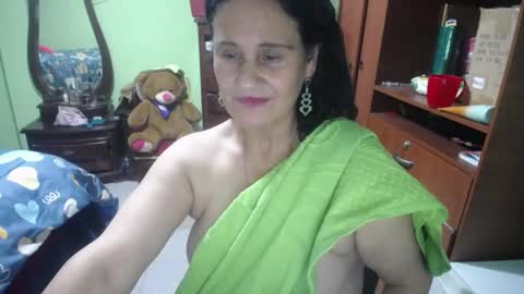 Snapshot of jazmin_rios chatting on February 20, 3:01 am jazmim online show from February 20, 3:01 am