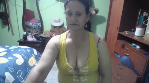 Snapshot of jazmin_rios chatting on March 2, 10:59 pm jazmim online show from March 2, 10:59 pm
