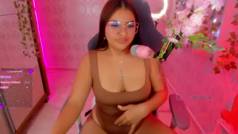 Jazmine online show from February 7, 11:01 am