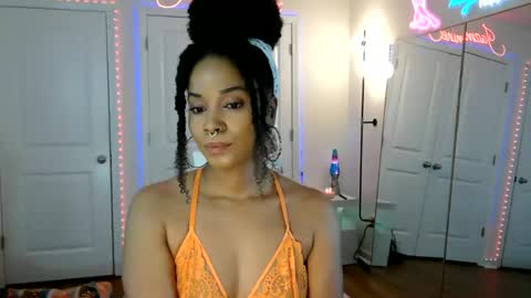 Jazmine Fox online show from May 16, 4:39 pm