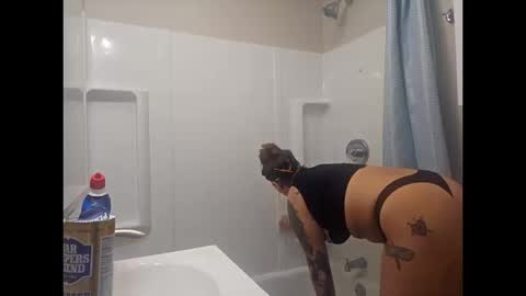 Snapshot of jazzmcjames chatting on October 12, 7:24 pm jazzmcjames online show from October 12, 7:24 pm