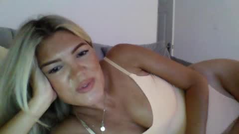 jazzypink86 online show from July 21, 7:05 pm