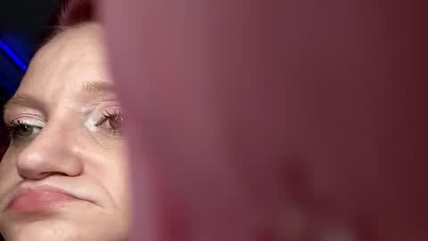 J Nicole online show from February 17, 9:28 am