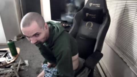 Snapshot of jburns87 chatting on January 8, 5:10 am jburns87 online show from January 8, 5:10 am