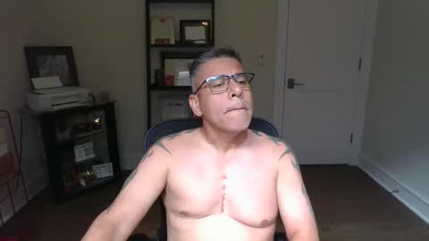 jc1971 online show from May 3, 3:29 pm