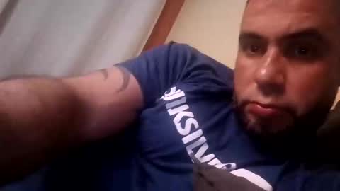 Snapshot of jcb2504 chatting on November 2, 2:03 am jcb2504 online show from November 2, 2:03 am