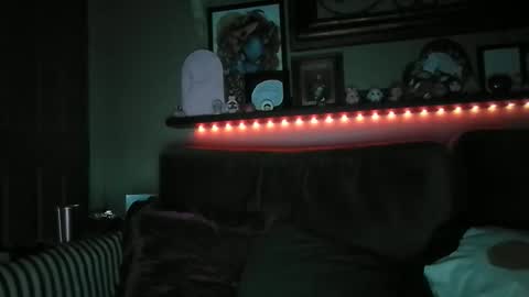 Snapshot of jdoggie9898 chatting on April 6, 4:46 am jdoggie9898 online show from April 6, 4:46 am