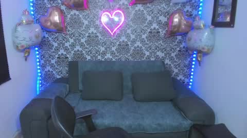 Snapshot of jdstudio chatting on June 3, 3:53 am . Julianita y Valery . online show from June 3, 3:53 am
