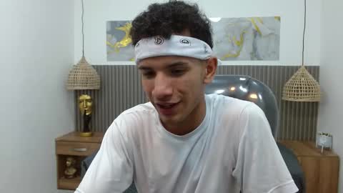 jdwhite18 online show from March 18, 4:04 am