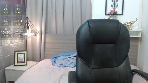 Snapshot of jdwhite18 chatting on May 27, 8:11 am jdwhite18 online show from May 27, 8:11 am