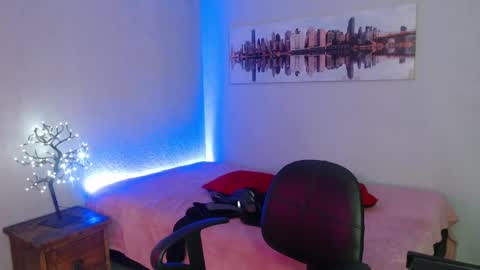 Snapshot of jeam_hot chatting on December 15, 8:25 pm jeam_hot online show from December 15, 8:25 pm