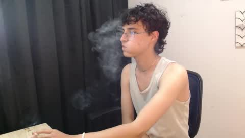 Snapshot of jeam_hot chatting on December 27, 2:36 am jeam_hot online show from December 27, 2:36 am