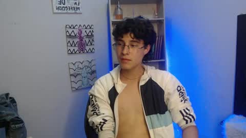 Snapshot of jeam_hot chatting on January 12, 1:42 am jeam_hot online show from January 12, 1:42 am
