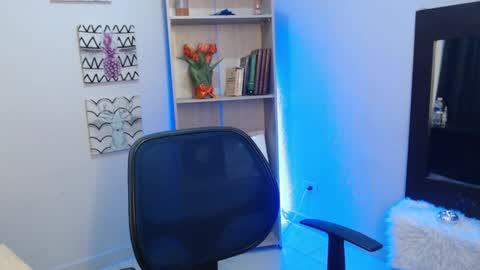 Snapshot of jeam_hot chatting on January 13, 11:17 pm jeam_hot online show from January 13, 11:17 pm