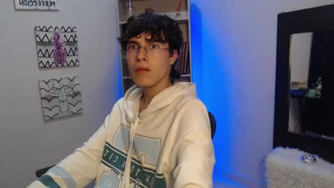 Snapshot of jeam_hot chatting on January 27, 9:44 pm jeam_hot online show from January 27, 9:44 pm