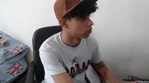 Snapshot of jeampier_sexy chatting on September 14, 9:58 pm jeampier_sexy online show from September 14, 9:58 pm