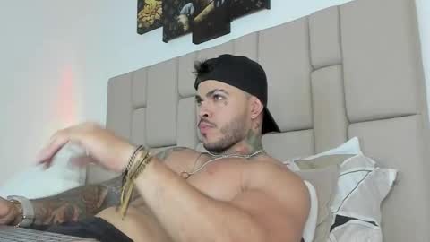 Jean  axelcrow       Modelo Independiente online show from September 22, 7:21 am