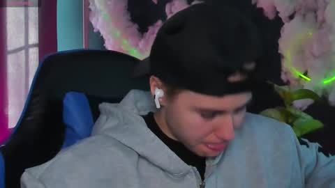 jean_wilsons online show from March 20, 11:15 am