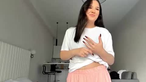 Snapshot of jeanieknoell chatting on October 6, 1:30 pm Eva online show from October 6, 1:30 pm