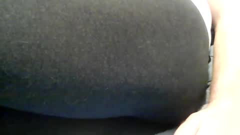 Snapshot of jeanlovesleggings chatting on January 2, 6:01 pm Jean online show from January 2, 6:01 pm