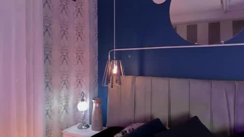 Jean online show from September 18, 8:00 pm