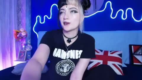 Jean online show from May 14, 7:42 pm