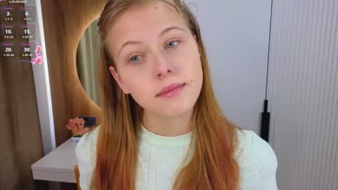 Snapshot of jeanninebeall chatting on February 8, 3:59 pm Bella online show from February 8, 3:59 pm