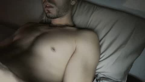 Snapshot of jeanpierbello7 chatting on December 9, 7:28 am jean pier bello Silva online show from December 9, 7:28 am