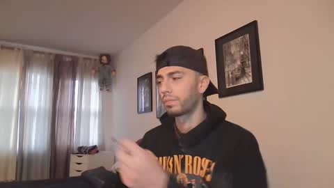 Snapshot of jeanpierbello7 chatting on December 10, 6:49 pm jean pier bello Silva online show from December 10, 6:49 pm